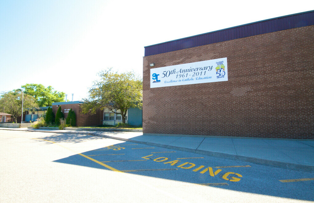 Picture of the front of St. Louis Catholic Elementary School