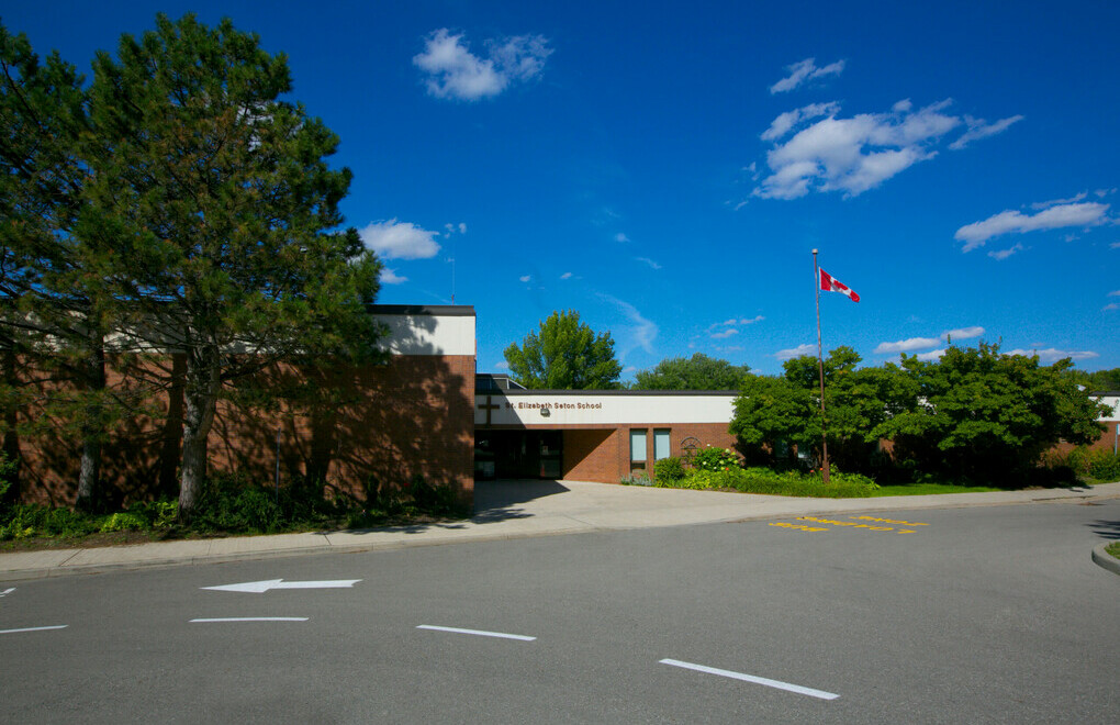 Picture of the front of St. Elizabeth Seton Catholic Elementary School